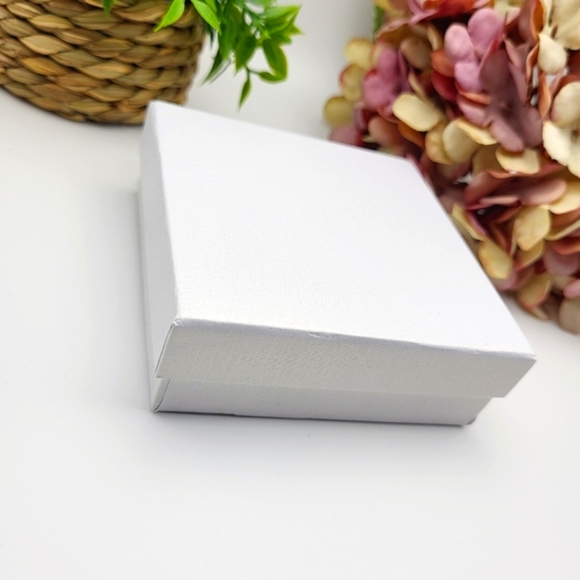 Silver ribbon pendant necklace in gift box, simulated diamond, To Mom from Son - Picture 2 of 3